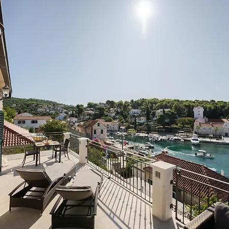 Apartment Solta Life Maslinica